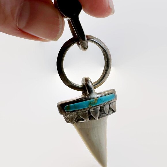 Vintage Shark Tooth Pendant: Turquoise Sterling Silver Black Onyx Handcrafted Un - Picture 5 of 5